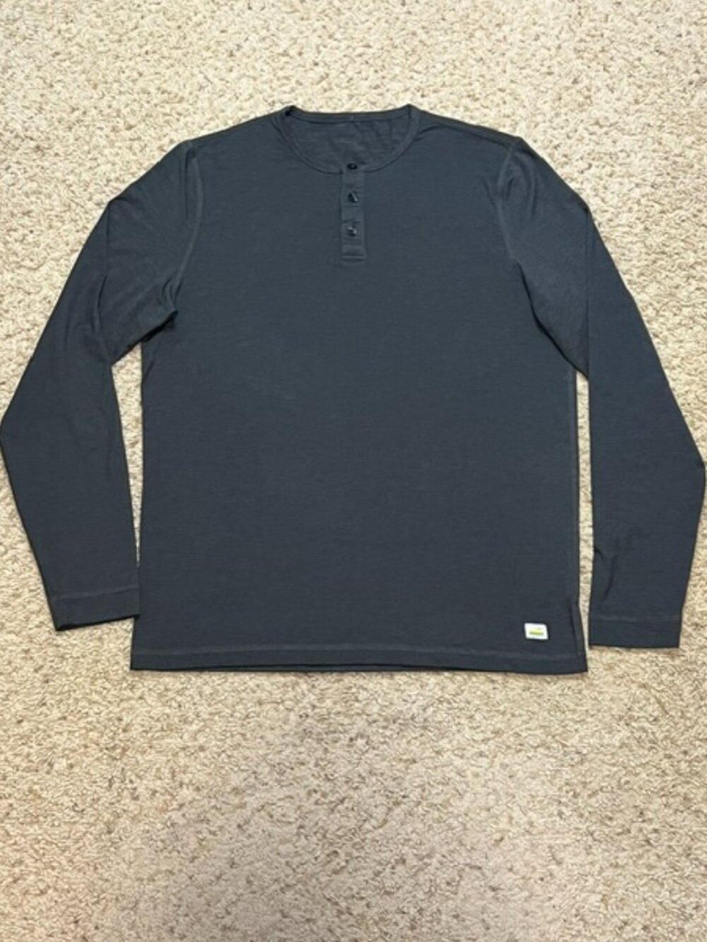 Vuori Men Gray Ease Performance Long Sleeve Henley Shirt Size Medium See Measure